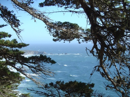 view of pacific ocean from pacific coast highway, big sur mountains