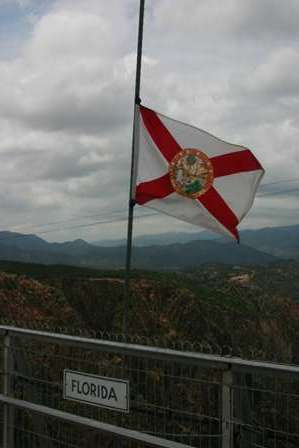 florida state flag, Royal Gorge Park, Suspension Bridge